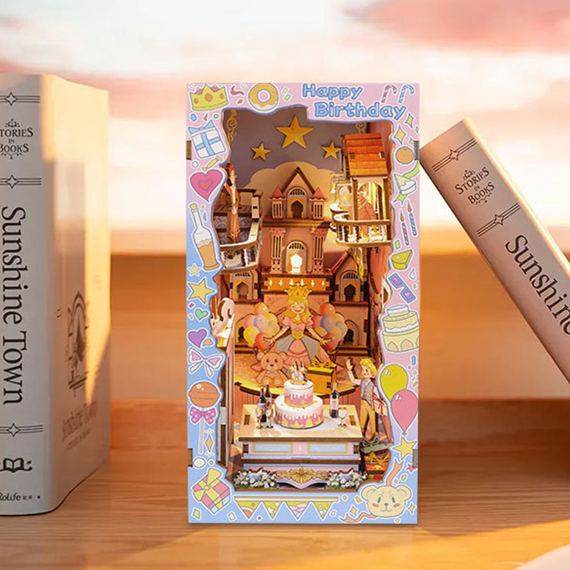 Diy Wooden Book Nook Kit Shelf Insert - DIY 木製ブックコーナー棚インサートキットハッピーバースデーケーキミニチュアモデルキット本棚ライトブックエンド付き友人ギフト用